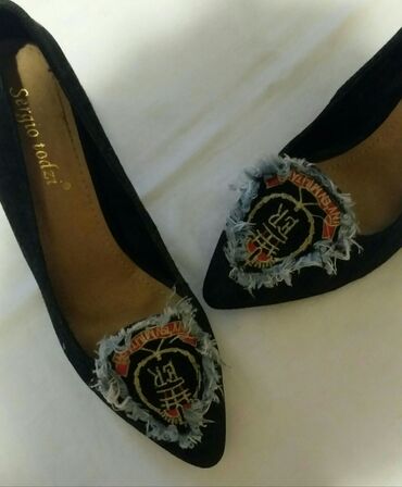 najudobnije cipele na stiklu: Pumps, 38