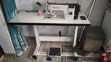 бытовые машинки: Швейная машина Полуавтомат