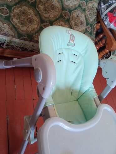 детское кресло качалка электрическое: Продам срочно 4000 состояние 10 из10!!!!!