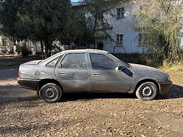 mers e210: Opel Vectra: 1989 г., 2 л, Механика, Бензин, Седан — 3