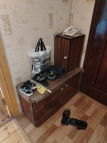 Qonaq otağı dəstləri: Klassik üslubda otaq mebelləri dəsti Dəst tərkibi: - Geniş divar — 9