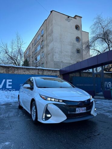 зарядное устройство для авто: Toyota Prius: 2018 г., 1.8 л, Вариатор, Гибрид, Хэтчбэк
