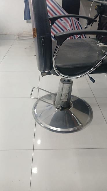 berber kreslo: Kişi salonları üçün peşəkar bərbər kreslosu - Rəng: qara - Material — 9