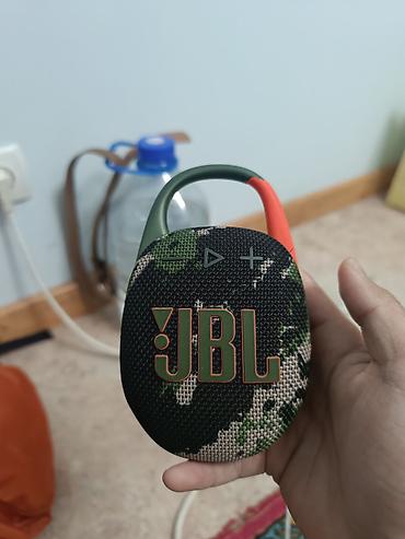 jbl boombox 1: Портативная Bluetooth-колонка JBL Clip (серия Clip 4/Clip 5 — 1
