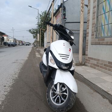 Mopedlər,skuterlər: Tecili satiram savxoz ramanni butun senetleri var catasi var cox — 15