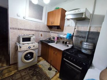 продаю квартиру в пишпеке: 3 комнаты, 50 м², Индивидуалка, 4 этаж, Косметический ремонт