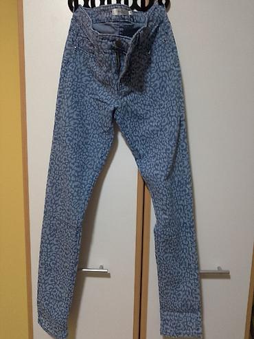 pull and bear belgrade: Zenske farmerke,velicina 36.Animal print.Korisceno,bez ostecenja.Cena — 1
