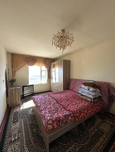 где посмотреть квартиры в аренду: 3 комнаты, 100 м², 105 серия, 3 этаж, Требуется ремонт — 1