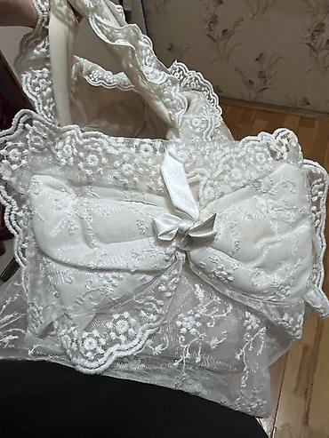 ana qucagi besik: Oğlan və qız üçün, İşlənmiş, Dördbucaq, Beşik, Matras ilə, Yellənmə mexanizmsiz — 4