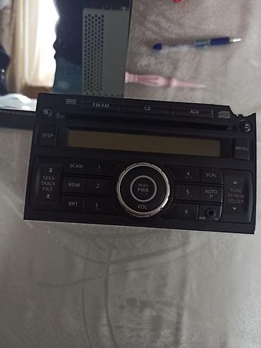 Avtoelektronika: Avtomobil üçün orijinal media/radio başlığı Xüsusiyyətlər: - FM/AM — 1