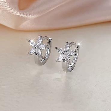 Minđuše: 1450 din par — 8