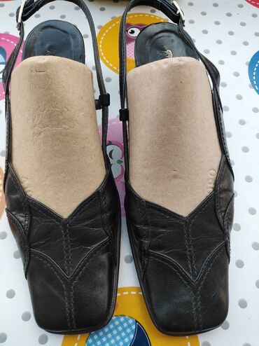 čizme od prevrnute kože: Sandals, 37.5