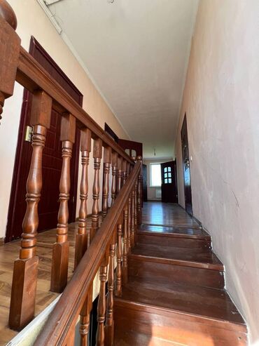 Продажа домов: 190 м², 7 комнат, Старый ремонт С мебелью