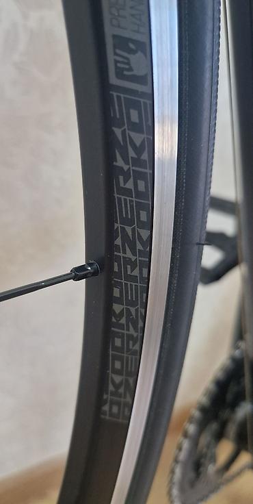 crolan bicycle: Yol velosipedi – Kross Vento 8.8kg. (şosse). Əla vəziyyətdədir. Simano — 5
