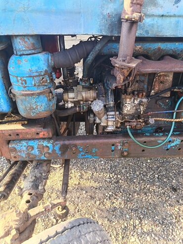 Sbor motorlar və silindr başlıqları: Məhsul: Təkərli traktorun mühərrik və şassi komplekti (çərçivə — 2