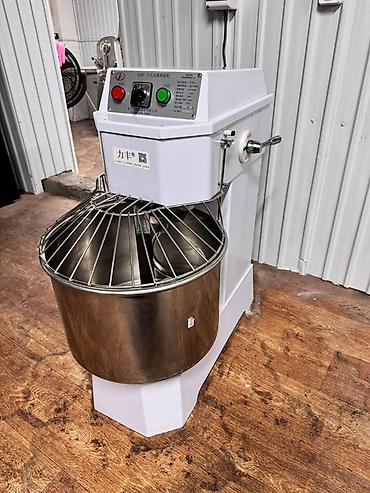 Тестораскаточные аппараты: Тестораскаточная машина (dough sheeter) модель E630 Профессиональная — 8