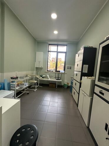 туалет для больных: Продаю Центр диагностики, 105 м², 4 комнаты, Без оборудования,Отдельный вход