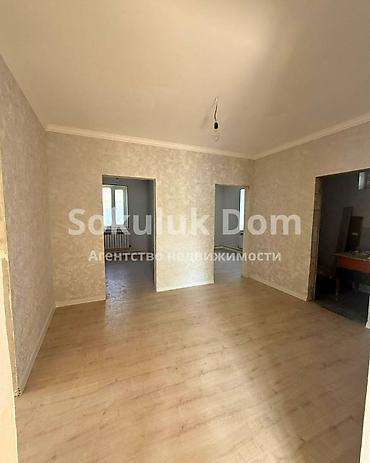 1: 🏠Продается дом с. Сокулук, от трассы 800 метров. 🟡Комнаты: 4 🟡Участок — 9