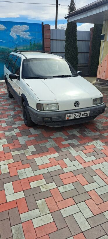 passat sedan: Volkswagen Passat: 1992 г., 2 л, Механика, Бензин, Универсал