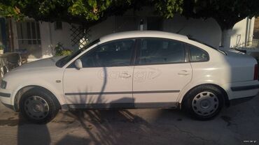 Volkswagen: Volkswagen Passat: 1.6 l. | 2000 έ. Λιμουζίνα