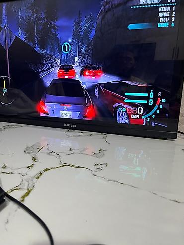 Телевизоры: Телевизор Samsung, диагональ экрана ориентировочно 32" (около 80 см) — 3