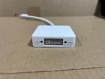 Druga oprema za računare i laptopove: Mini DisplayPort na HDMI/DVI/VGA adapter (3-u-1) Opis: - Ulaz: Mini — 5