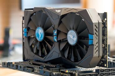 Мониторы: Видеокарта Asus Radeon RX 570, 4 ГБ