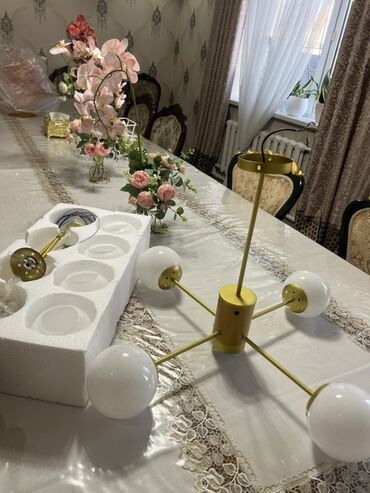 чайные наборы посуды: Потолочная люстра в стиле mid-century/modern. - Каркас: металл с