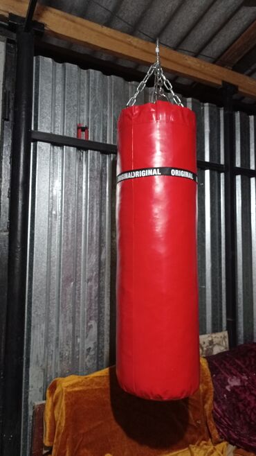 Боксерские груши: Продаю боксёрскую грушу отличного качества материал ПВХ высота 1 метр