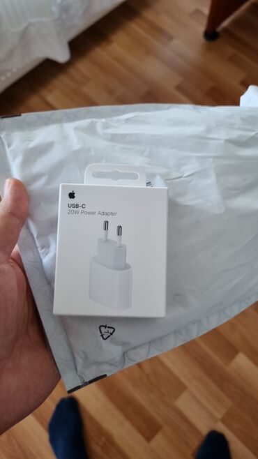 apple 5s qiymeti: Adapter Apple, 20 Vt, Yeni