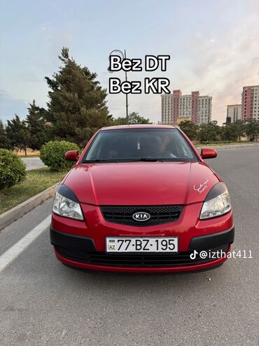 Kia Rio qırmızı
