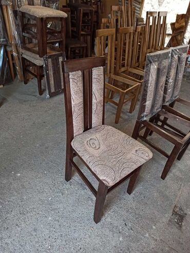 Stolice: Stolice za Terpezariske Cena po komadu 30 e Boju tapacira i drveta — 24