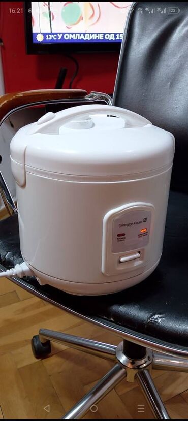 Ostali kuhinjski aparati: Ispravna dobra FRITEZA
Mirjevo — 10