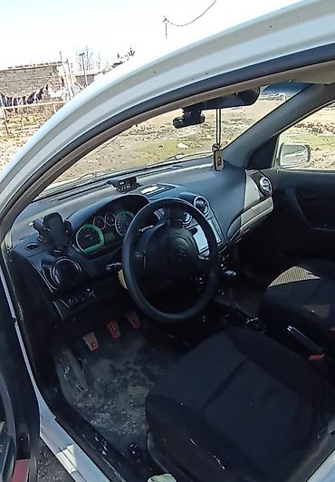 Chevrolet: Chevrolet Aveo: 1.5 l | 2012 il Sedan — 7