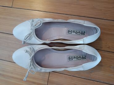 Ballet shoes: Ballet shoes, 37