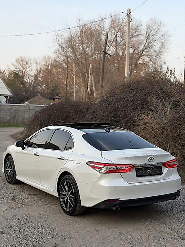 Toyota: Toyota Camry: 2022 г., 2.5 л, Автомат, Бензин, Седан — 2