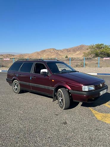 вагон: Volkswagen Passat Variant: 1993 г., 1.8 л, Механика, Универсал — 2