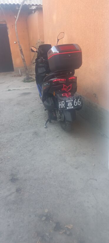 Скутеры: Макси-скутер 150 куб. см, Бензин, Б/у — 4