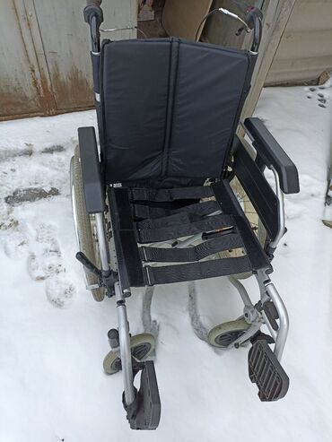 Инвалидные коляски: Инвалидное кресло пользовались не долго. Складное наклоняемое