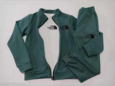 Komplet trenerke: 👇🏻👇🏻TRODELNI SETOVI👇🏻👇🏻 💰💰2750 din ili dva 4500din💰💰 Set sadrzi — 14