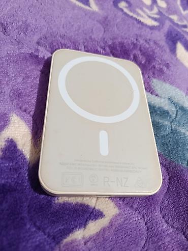 айфон 14 про золотой: MagSafe внешний аккумулятор Apple (Model A2384), бежевый - Емкость — 1