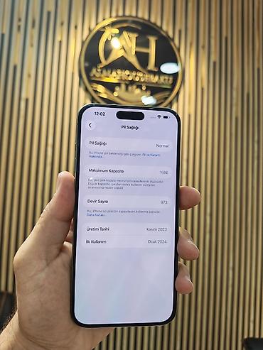 adaptırlar: IPhone 15 Pro Max, 256 GB, Natural Titanium, Zəmanət, Simsiz şarj, Face ID — 3
