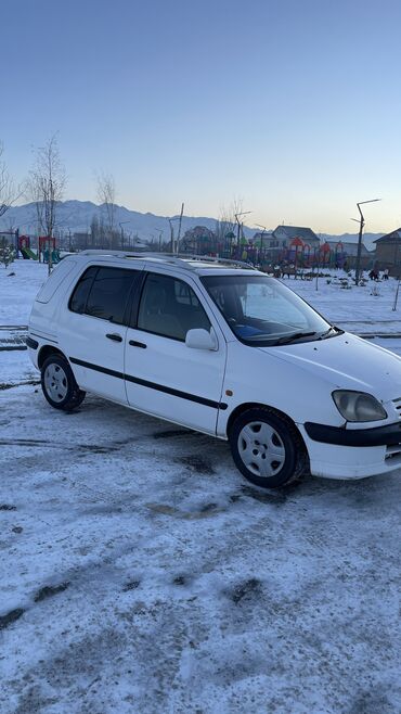 Toyota: Toyota Raum: 1997 г., 1.5 л, Автомат, Бензин, Хэтчбэк