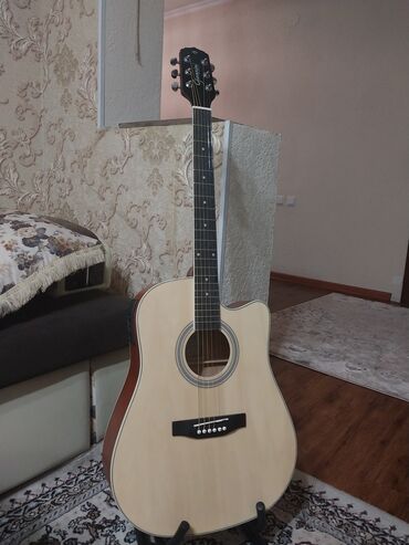 гитара размер 41: Срочно продаётся электро-акустическая гитара 41 размер в идеальном