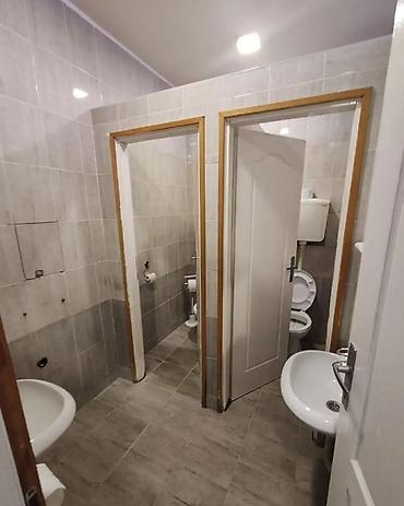 Magacini i radionice: Izdaje se prostrana i funkcionalna hala ukupne površine 420 m² ( 300 — 18