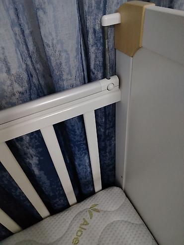 Beşiklər: Oğlan və qız üçün, İşlənmiş, Dördbucaq, Beşik, Dəstsiz, Matras ilə, Yellənmə mexanizmsiz — 4