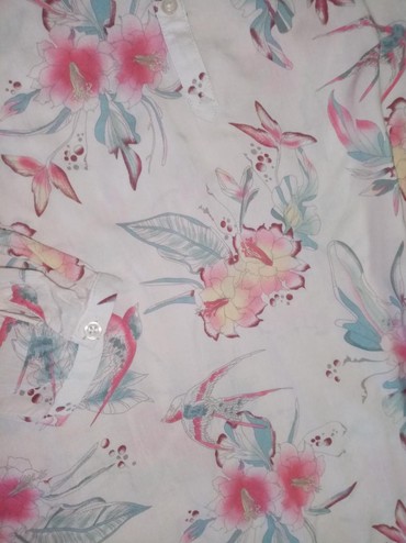 Košulje i bluze: BLUZA.
PRELEPOG LAGANOG DEZENA U NEŽNIM BOJAMA
Veličina 42 na lalafo.rs - slika 3 BLUZA.
PRELEPOG LAGANOG DEZENA U NEŽNIM BOJAMA
Veličina 42 - Beograd - slika 3