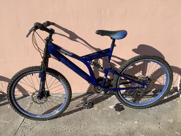 Bicikli: Na prodaju bicikla iz uvoza je bicikla ima disk košnice dobra bicikla