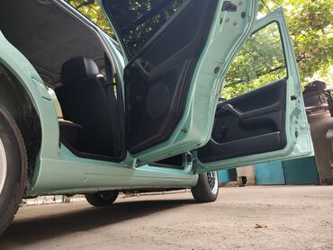 Volkswagen: Volkswagen Golf: 1994 г., 1.4 л, Механика, Бензин, Хэтчбэк — 21