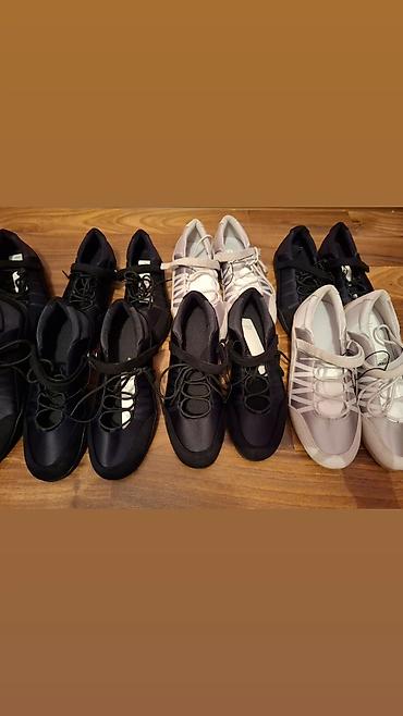 спорт: Кроссовки, 37, Uniqlo, Новый, цвет - Серый, Платная доставка — 1